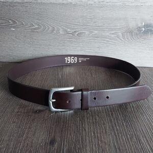 Gap Brown Leather Belt Solid Brass Buckle 38